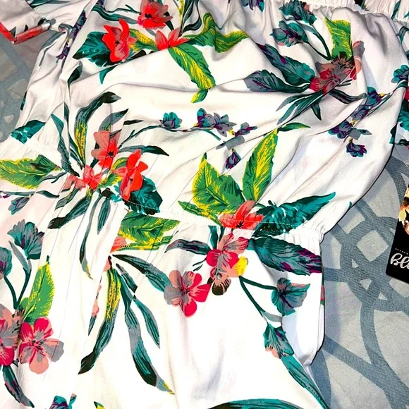 Hint of Blush Off the Shoulder Romper Women’s Size Medium Shorts Jumpsuit NWT - Picture 5 of 15